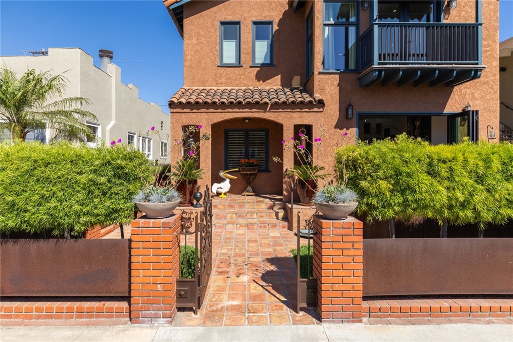 128 Quincy Avenue