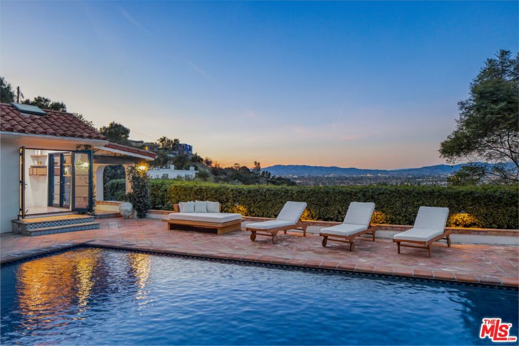 3646 Sunswept Drive