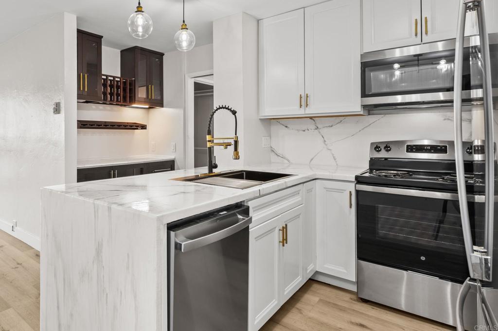 1855 Diamond Street 5-230