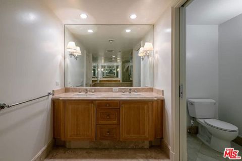 Tiny photo for 701 Ocean Avenue #PHD, Santa Monica, CA 90402 (MLS # 26652437)