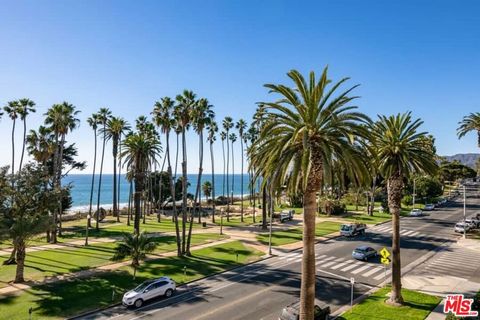 Tiny photo for 701 Ocean Avenue #PHD, Santa Monica, CA 90402 (MLS # 26652437)