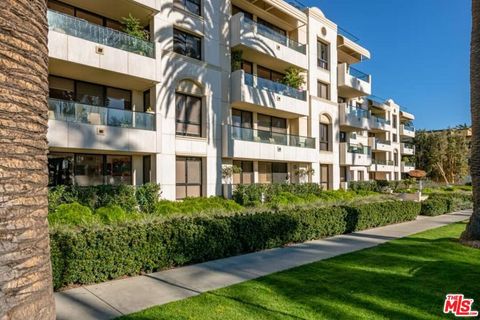 Tiny photo for 701 Ocean Avenue #PHD, Santa Monica, CA 90402 (MLS # 26652437)