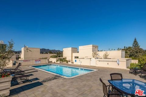 Tiny photo for 701 Ocean Avenue #PHD, Santa Monica, CA 90402 (MLS # 26652437)