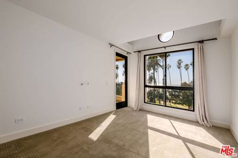 Tiny photo for 701 Ocean Avenue #PHD, Santa Monica, CA 90402 (MLS # 26652437)
