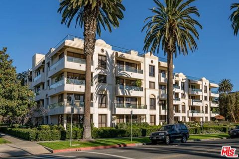 Photo of 701 Ocean Avenue #PHD, Santa Monica, CA 90402 (MLS # 26652437)