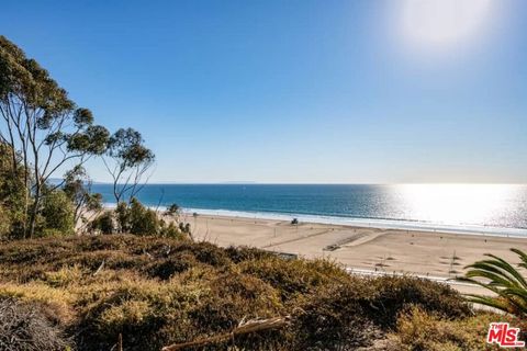 Tiny photo for 701 Ocean Avenue #PHD, Santa Monica, CA 90402 (MLS # 26652437)