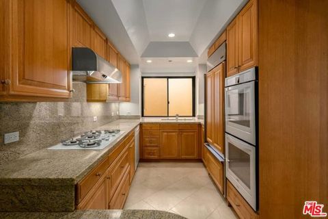 Tiny photo for 701 Ocean Avenue #PHD, Santa Monica, CA 90402 (MLS # 26652437)