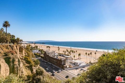 Tiny photo for 701 Ocean Avenue #PHD, Santa Monica, CA 90402 (MLS # 26652437)