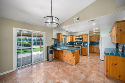 Tiny photo for 155 Eagle Creek Court Ct, Atascadero, CA 93422 (MLS # SC26202246)