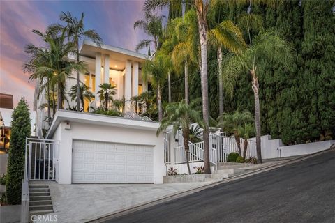 Photo of 1255 Hilldale AVE, West Hollywood, CA 90069 (MLS # SR26115198)