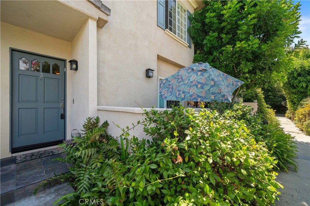 11808 Riverside Drive 3