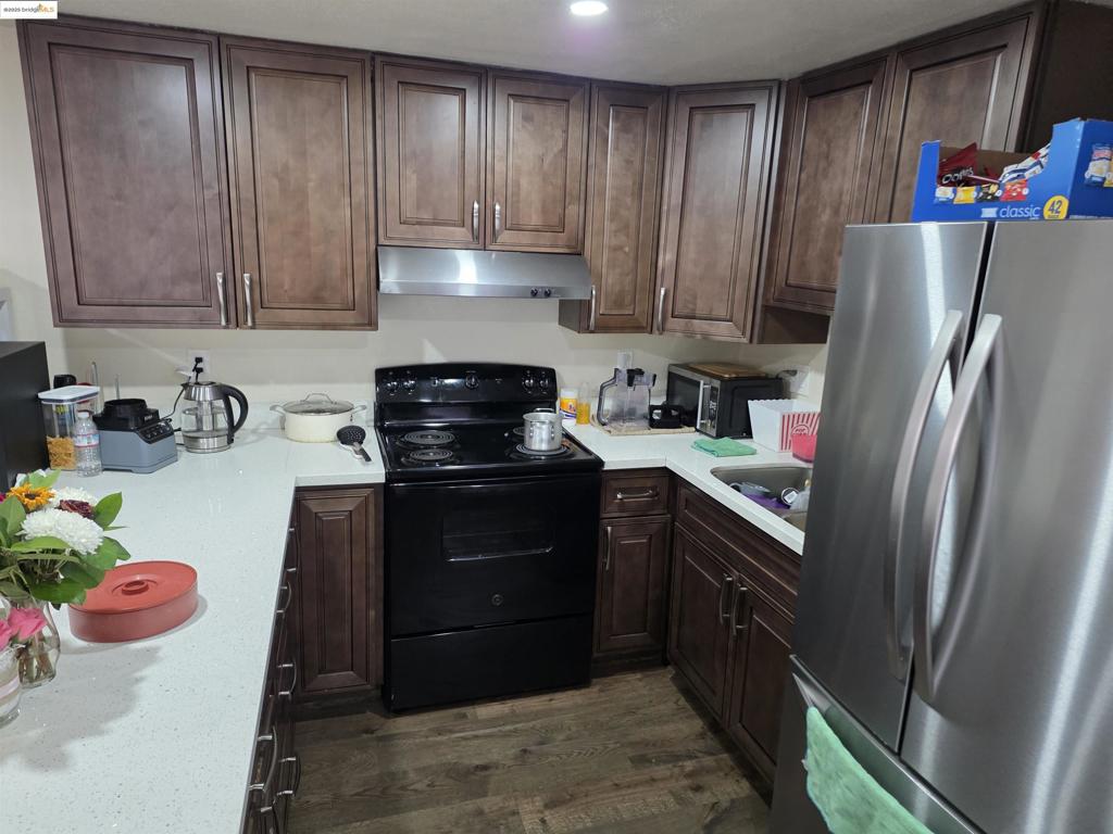 ELMHURST - Residential