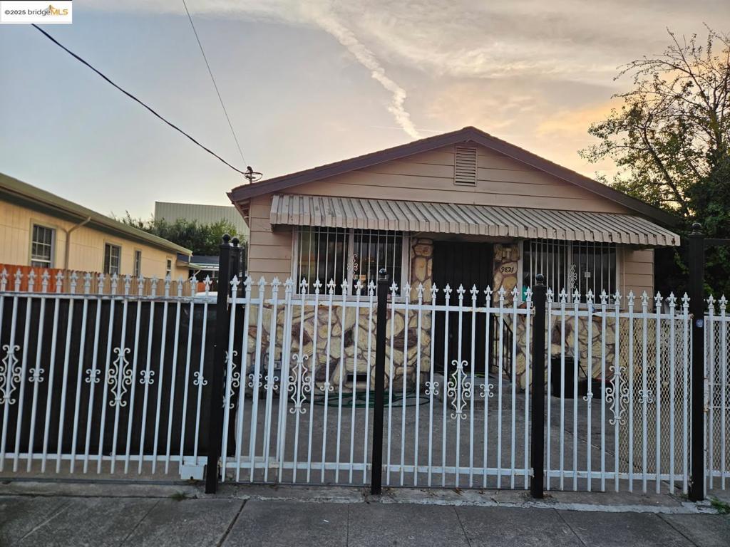 ELMHURST - Residential