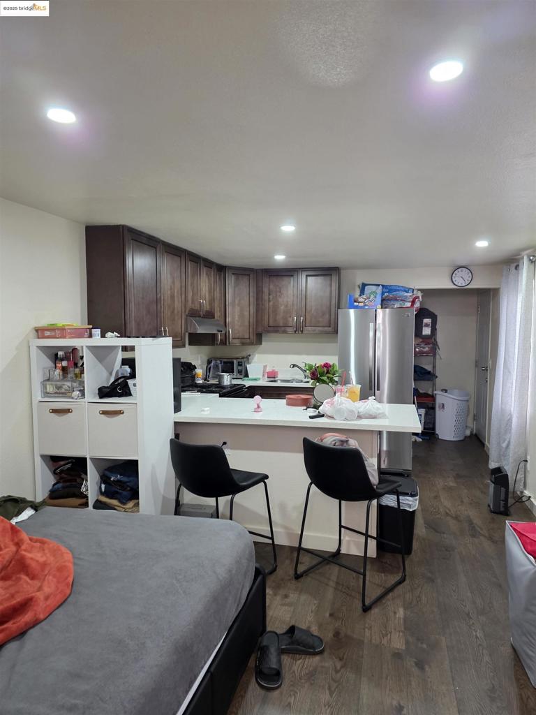 ELMHURST - Residential