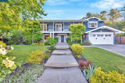 Photo of 75 Corte Yolanda, Moraga, CA 94556 (MLS # 41132230)