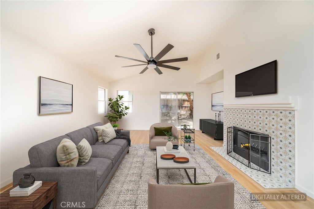 13555 Winewood