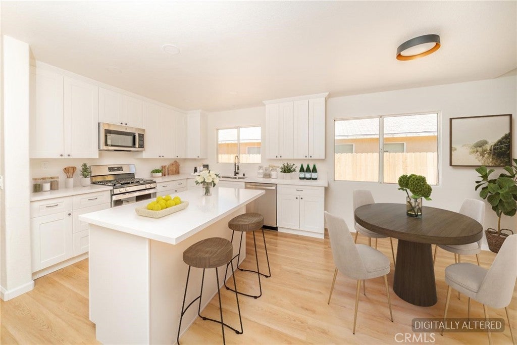 13555 Winewood