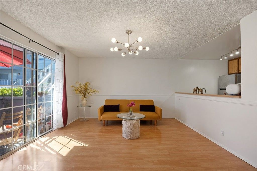 Photo of 20930 Parthenia St, Canoga Park, CA 91304 (MLS # SR26062306)