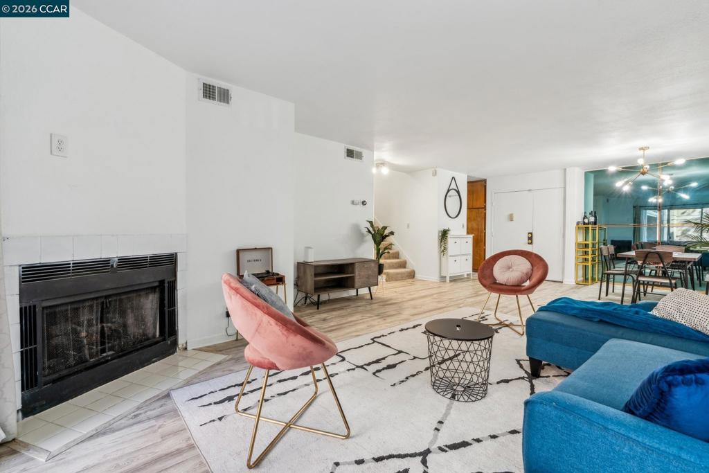2121 Vale Rd 121