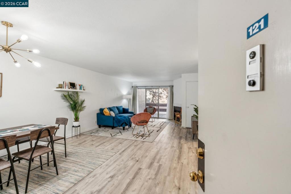 2121 Vale Rd 121
