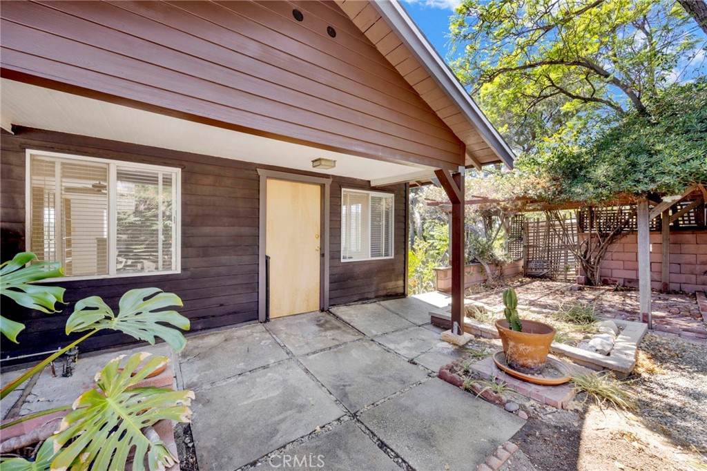 579 Crane Boulevard