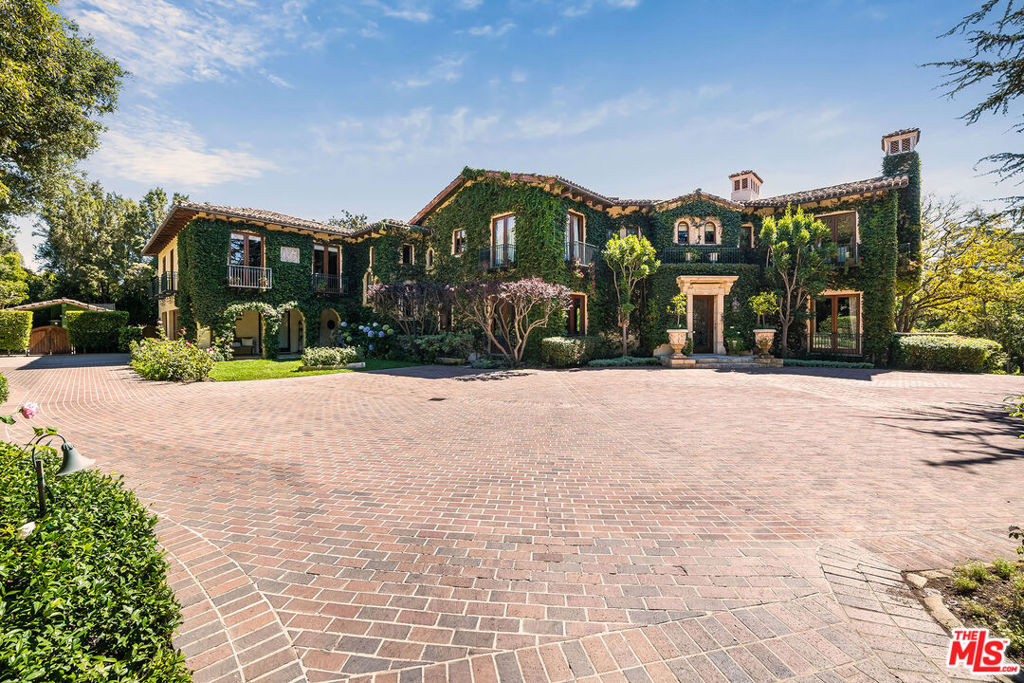 1550 Amalfi Drive