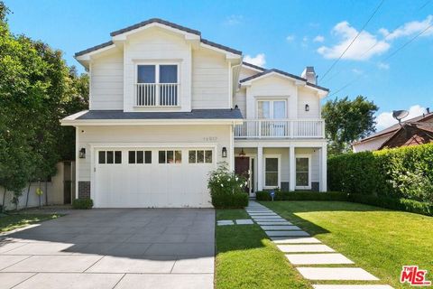 Photo of 14917 VALLEY VISTA Boulevard, Sherman Oaks, CA 91403 (MLS # 26669141)