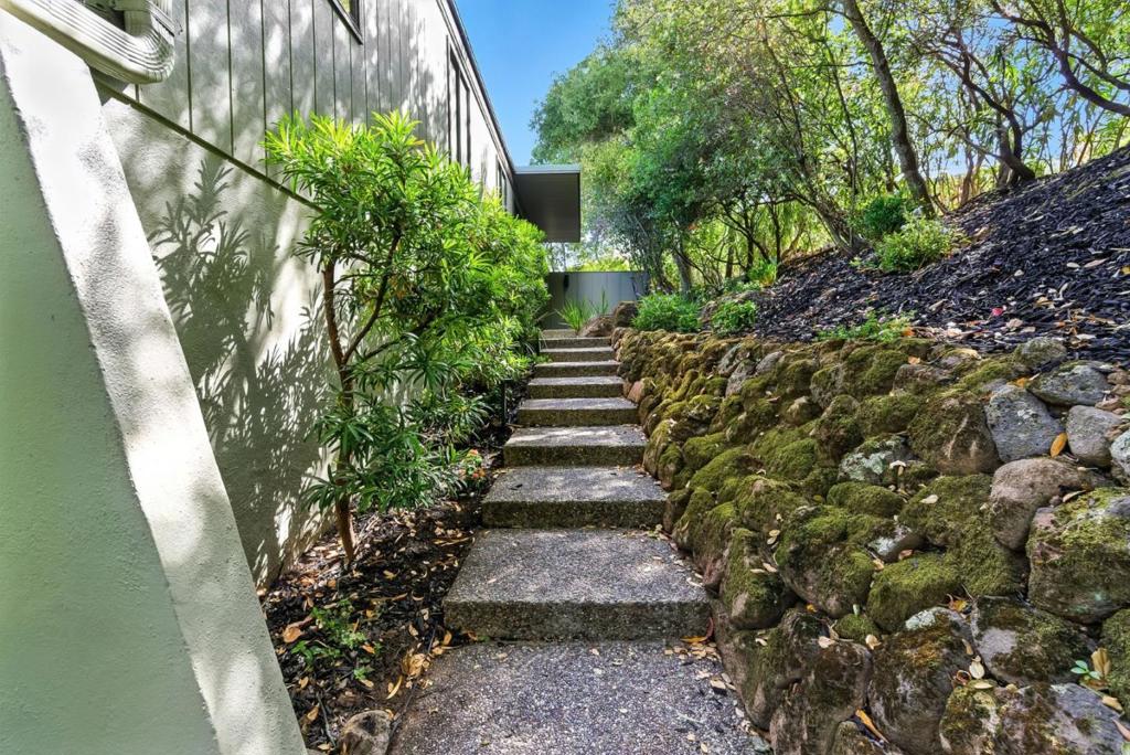 3909 Pepper Tree Court
