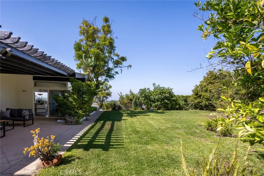 Sherman Oaks, California 91403, United States, 3 Bedrooms Bedrooms, ,3 BathroomsBathrooms,Residential,Active,193627