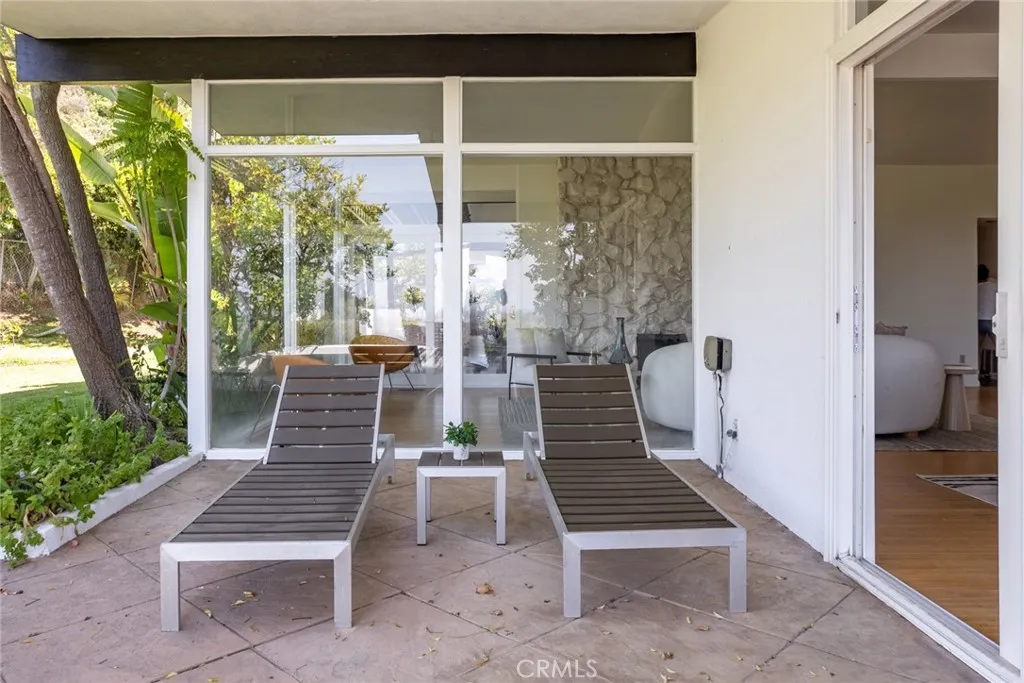 Sherman Oaks, California 91403, United States, 3 Bedrooms Bedrooms, ,3 BathroomsBathrooms,Residential,Active,193627