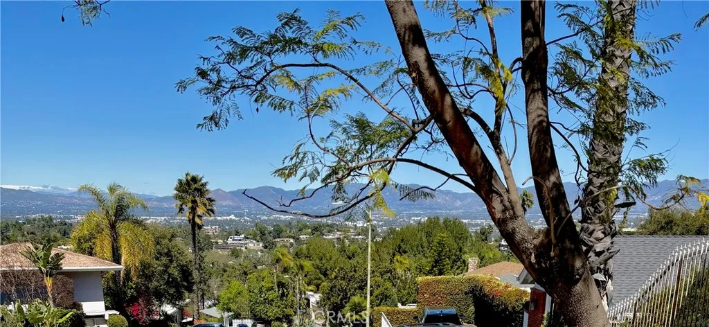 Sherman Oaks, California 91403, United States, 3 Bedrooms Bedrooms, ,3 BathroomsBathrooms,Residential,Active,193627