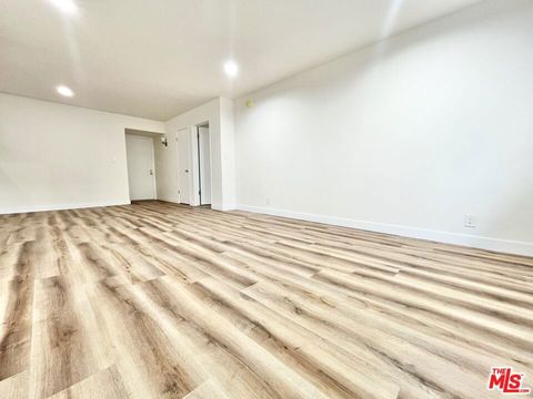 Photo of 1784 N Sycamore Ave Ave, Los Angeles, CA 90028 (MLS # 26642361)