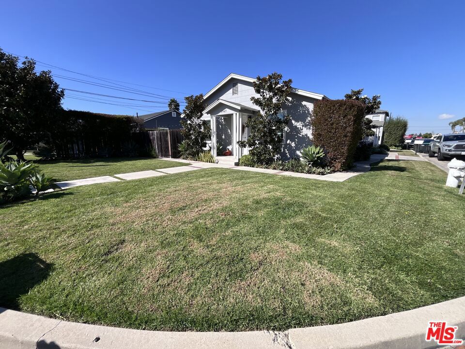 1947 Fullerton Avenue