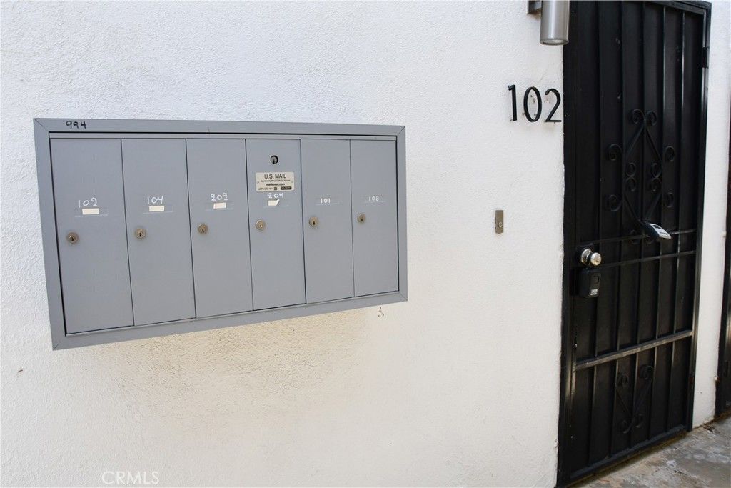 Photo of 994 Valencia St #102, Costa Mesa, CA 92626 (MLS # PW26070097)