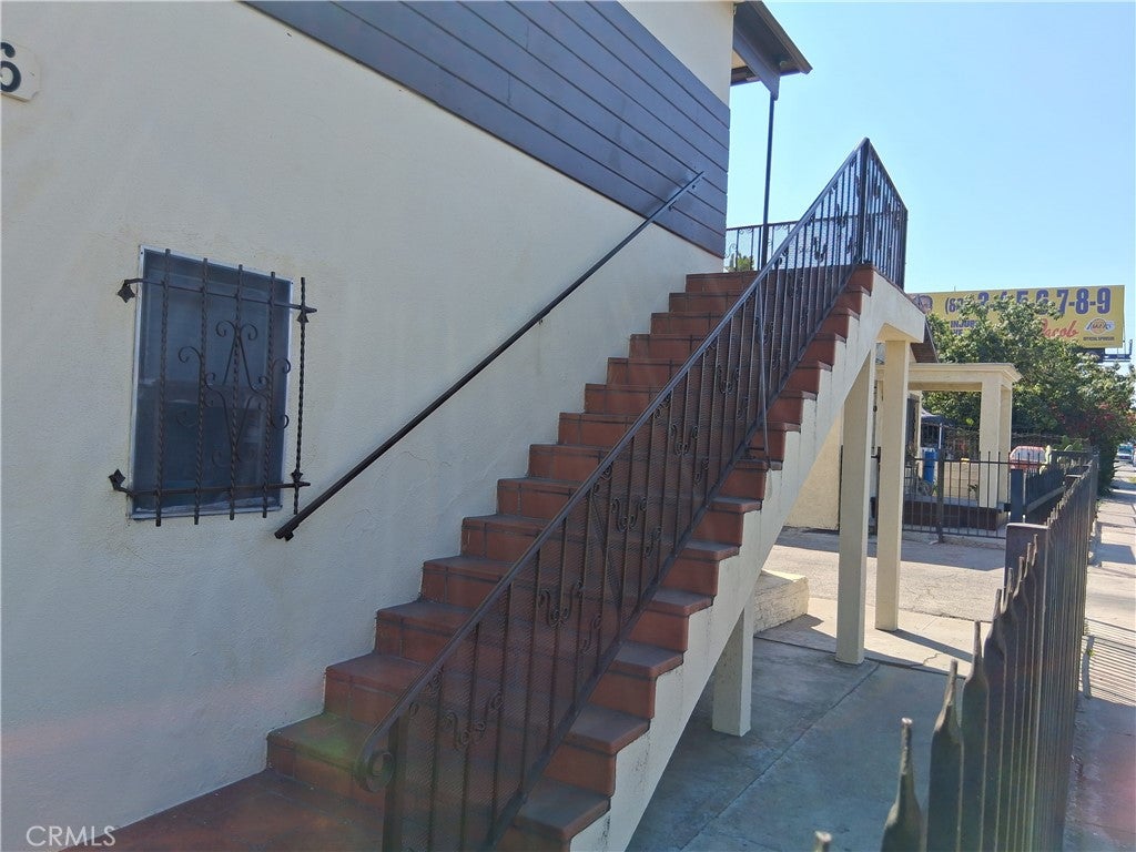 626 W Century