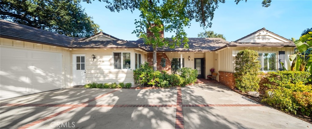 1648 Highland Oaks Drive