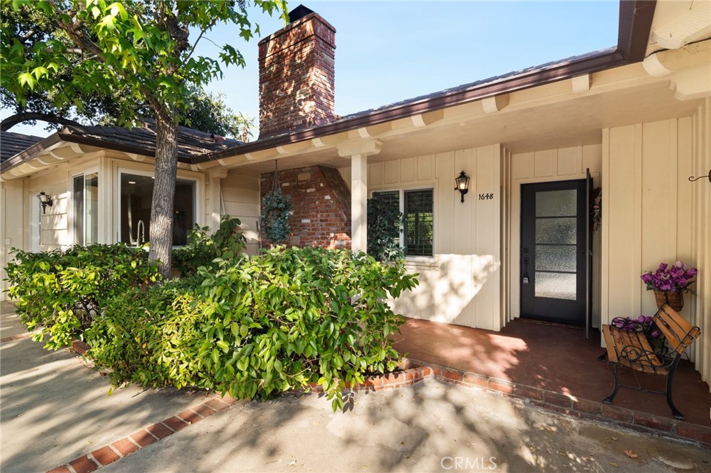 1648 Highland Oaks Drive