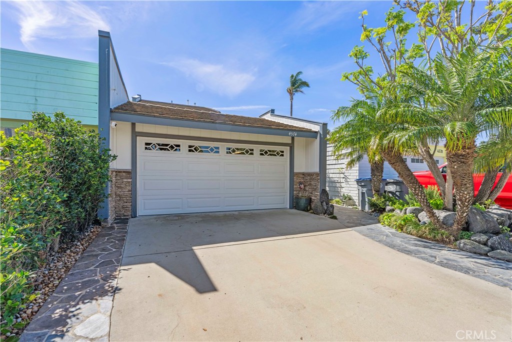 Oxnard, California, 91307, United States, 4 Bedrooms Bedrooms, ,2 BathroomsBathrooms,Residential,Active,2031740