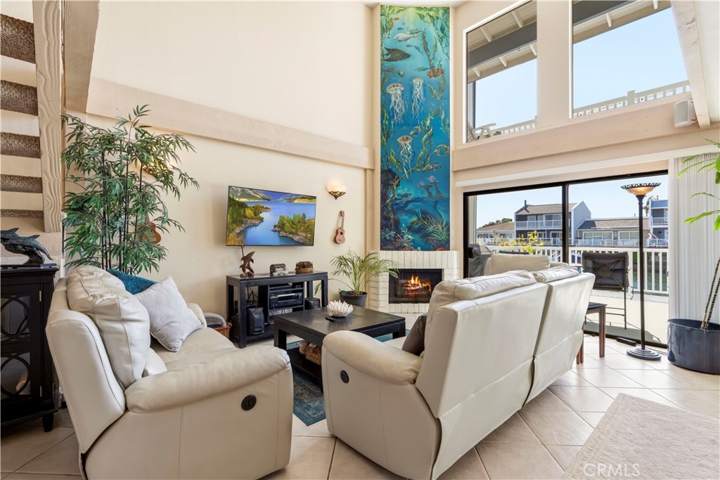 Oxnard, California, 91307, United States, 4 Bedrooms Bedrooms, ,2 BathroomsBathrooms,Residential,Active,2031740