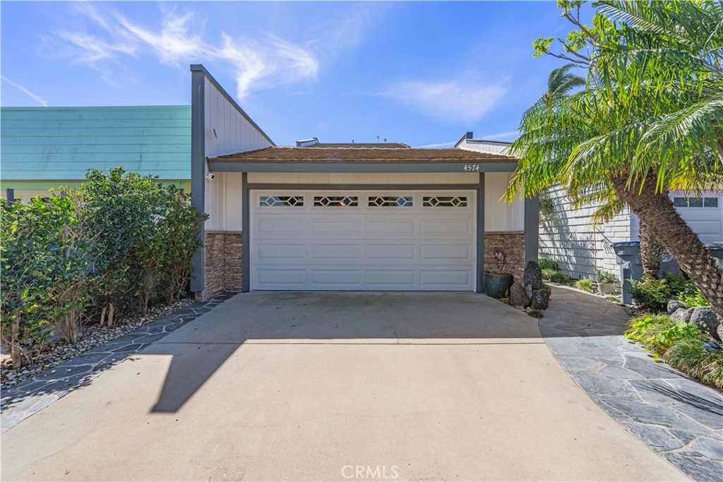 Oxnard, California, 91307, United States, 4 Bedrooms Bedrooms, ,2 BathroomsBathrooms,Residential,Active,2031740
