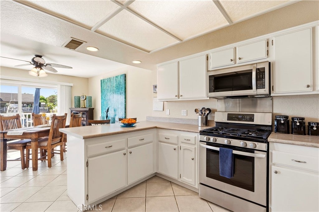Oxnard, California, 91307, United States, 4 Bedrooms Bedrooms, ,2 BathroomsBathrooms,Residential,Active,2031740