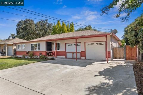 Photo of 1340 Peach Pl Pl, Concord, CA 94518 (MLS # 41113917)