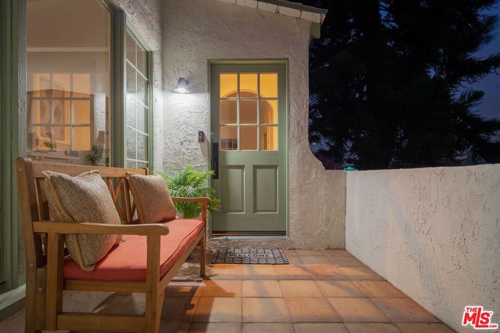 Photo of 1826 W 78th Street, Los Angeles, CA 90047 (MLS # 25621713)