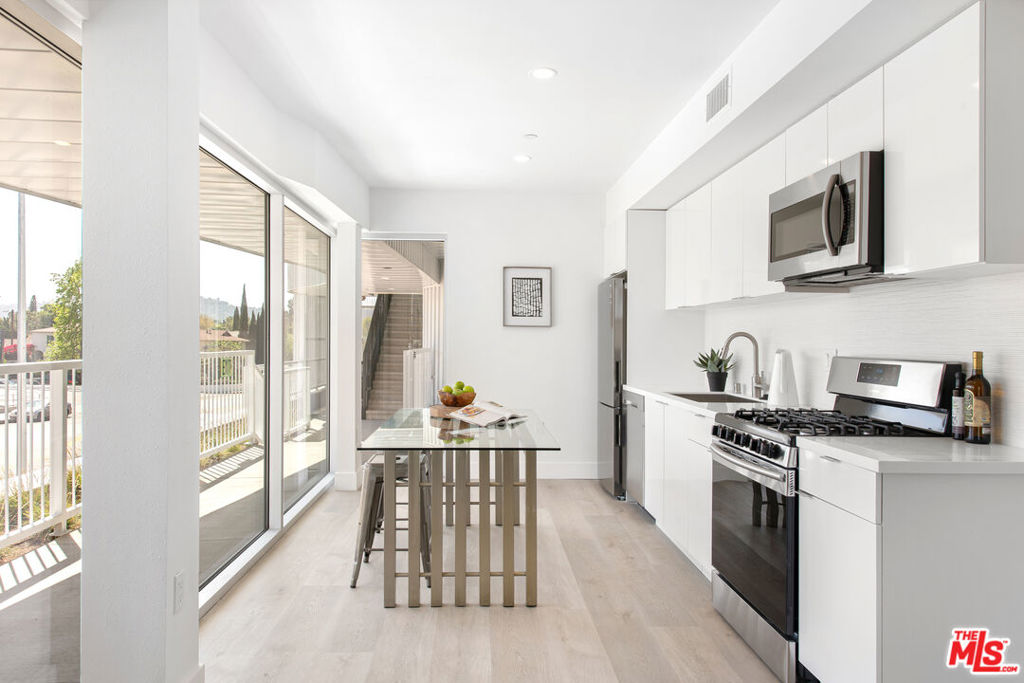 11714 Magnolia Boulevard