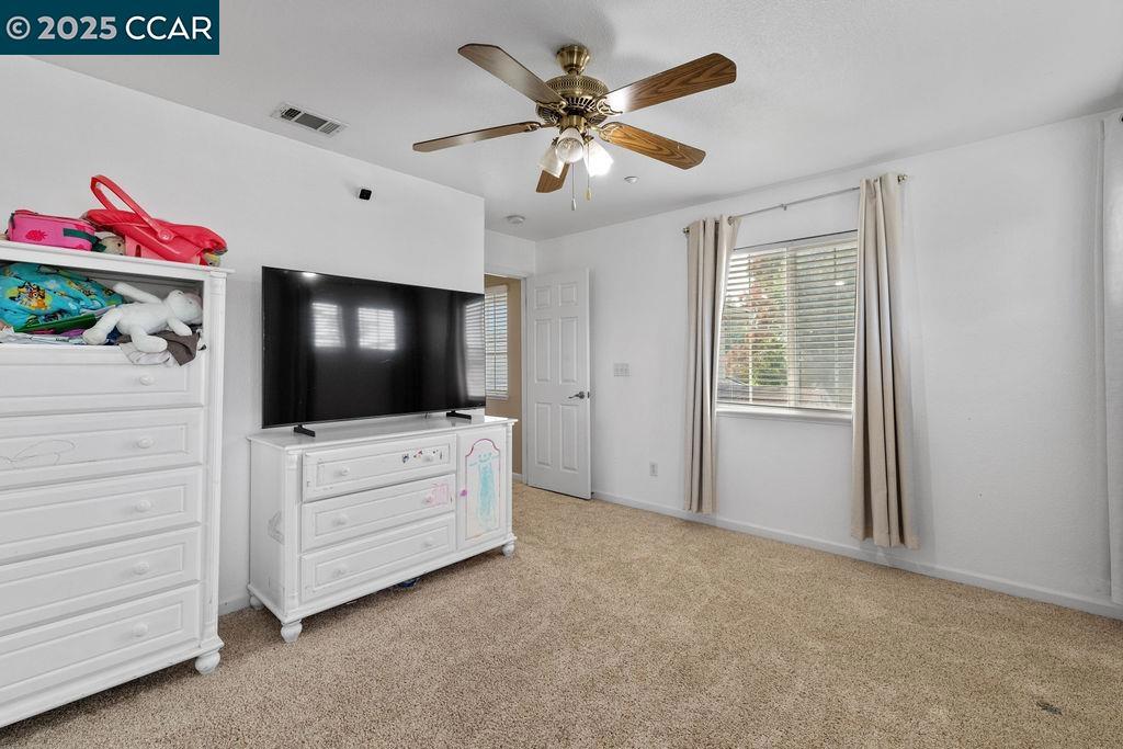 LYON GROVES - Residential