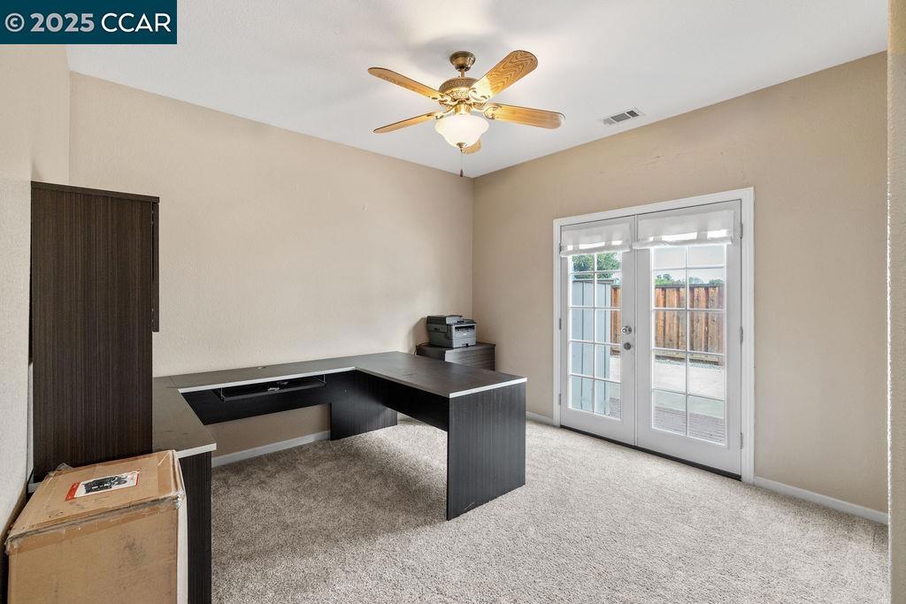 LYON GROVES - Residential