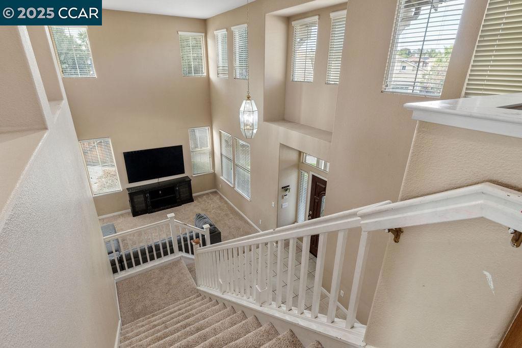 LYON GROVES - Residential