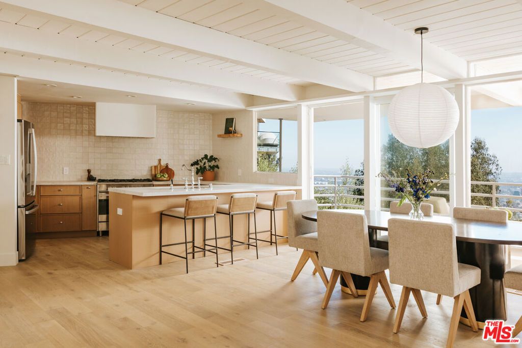 Photo of 8448 Franklin Avenue, Los Angeles, CA 90069 (MLS # 25617737)