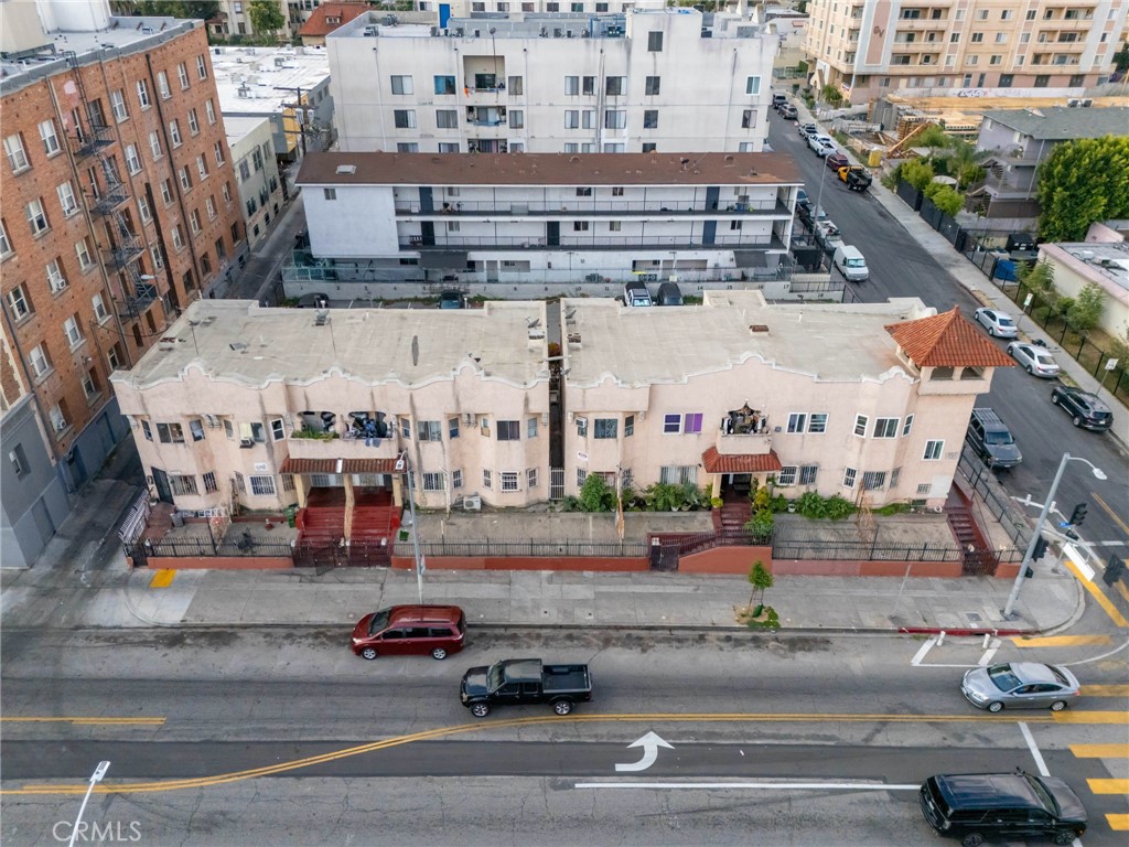 2214 W 8th