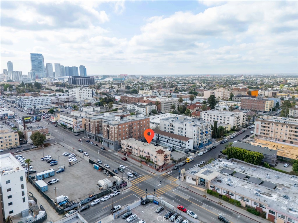 2214 W 8th